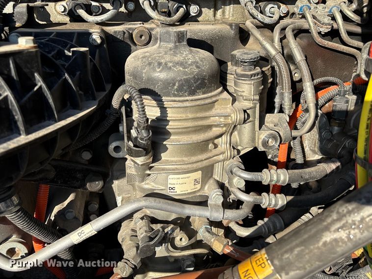 image for item EA7025 2018 Freightliner Cascadia 125 semi truck