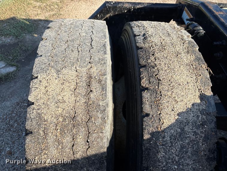 image for item EA7025 2018 Freightliner Cascadia 125 semi truck