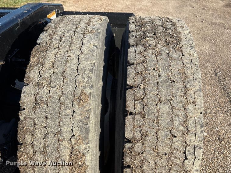 image for item EA7025 2018 Freightliner Cascadia 125 semi truck