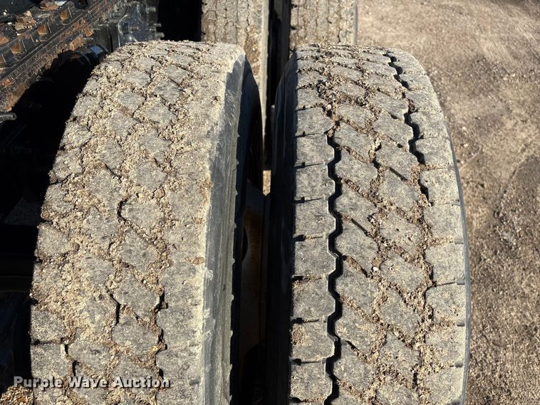 image for item EA7025 2018 Freightliner Cascadia 125 semi truck