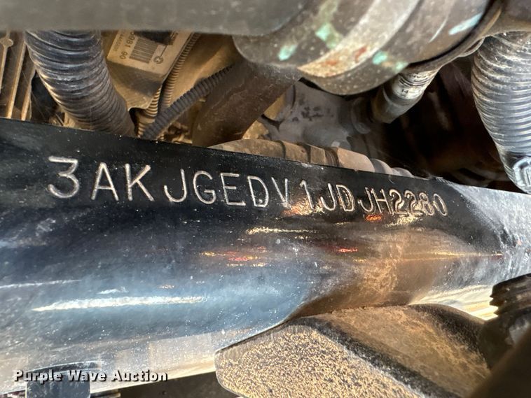 image for item EA7025 2018 Freightliner Cascadia 125 semi truck