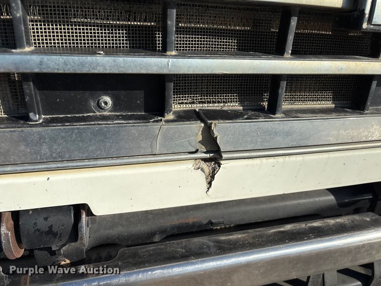 image for item EA7026 2013 Mack CHU613 semi truck