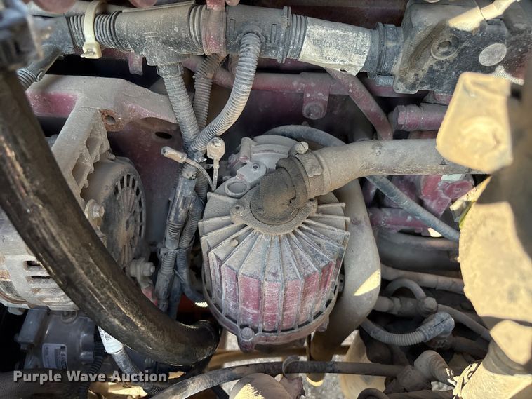 image for item EA7026 2013 Mack CHU613 semi truck