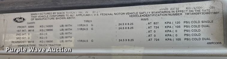 image for item EA7026 2013 Mack CHU613 semi truck