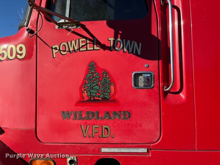 image for item EA7041 1996 Volvo tank truck