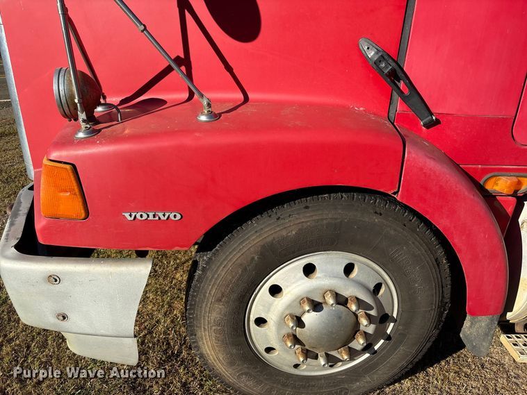 image for item EA7041 1996 Volvo tank truck