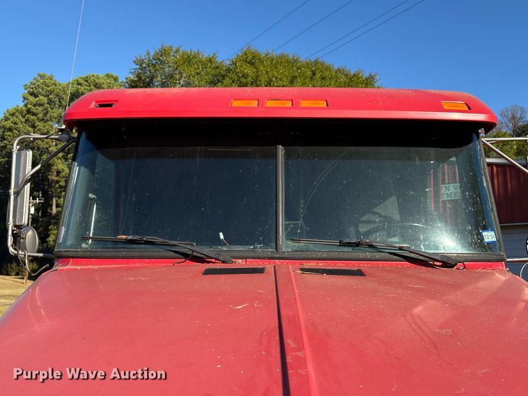 image for item EA7041 1996 Volvo tank truck