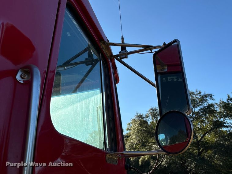 image for item EA7041 1996 Volvo tank truck