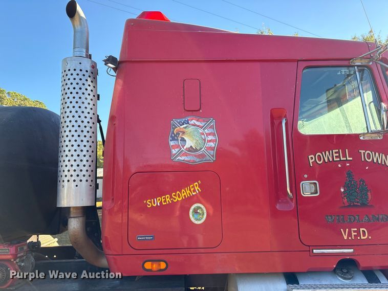 image for item EA7041 1996 Volvo tank truck