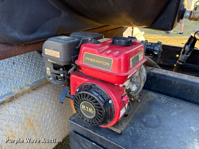 image for item EA7041 1996 Volvo tank truck