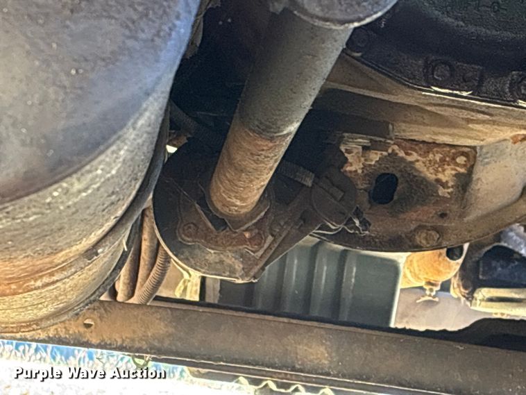 image for item EA7041 1996 Volvo tank truck