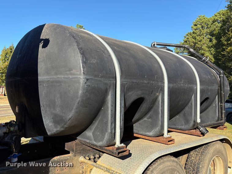 image for item EA7041 1996 Volvo tank truck