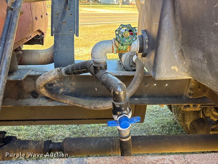 image for item EA7041 1996 Volvo tank truck