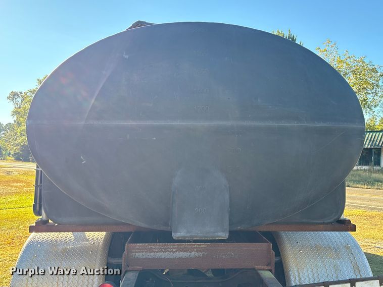 image for item EA7041 1996 Volvo tank truck