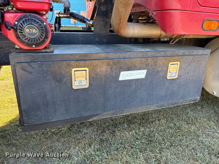 image for item EA7041 1996 Volvo tank truck