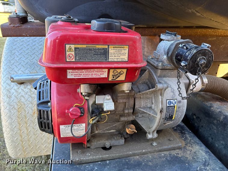 image for item EA7041 1996 Volvo tank truck