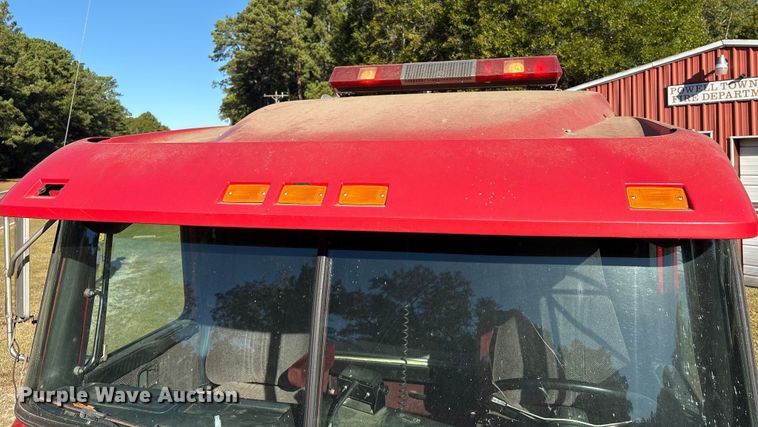 image for item EA7041 1996 Volvo tank truck