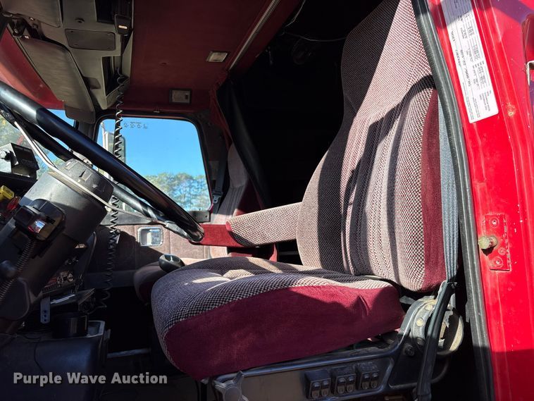 image for item EA7041 1996 Volvo tank truck