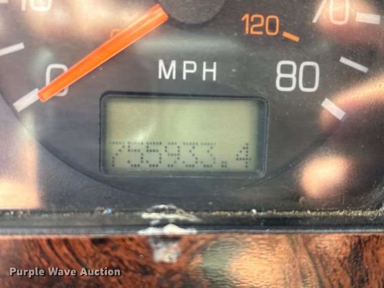 image for item EA7041 1996 Volvo tank truck