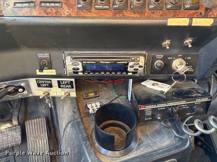 image for item EA7041 1996 Volvo tank truck