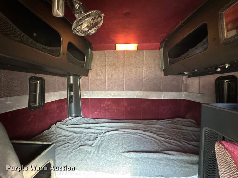 image for item EA7041 1996 Volvo tank truck