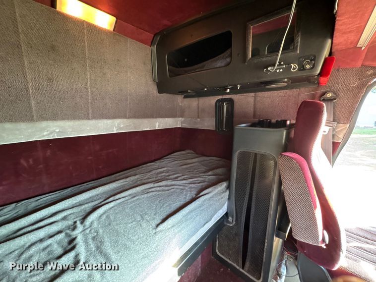 image for item EA7041 1996 Volvo tank truck