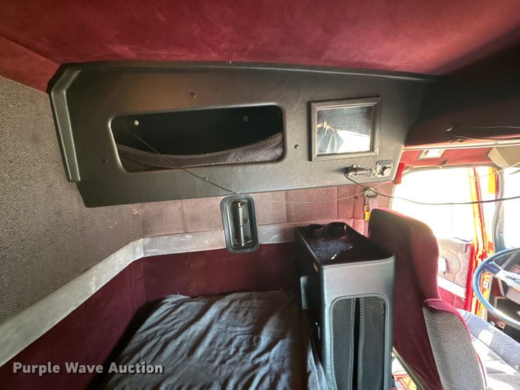 image for item EA7041 1996 Volvo tank truck