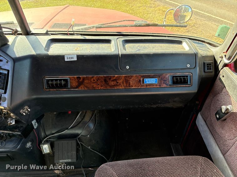 image for item EA7041 1996 Volvo tank truck