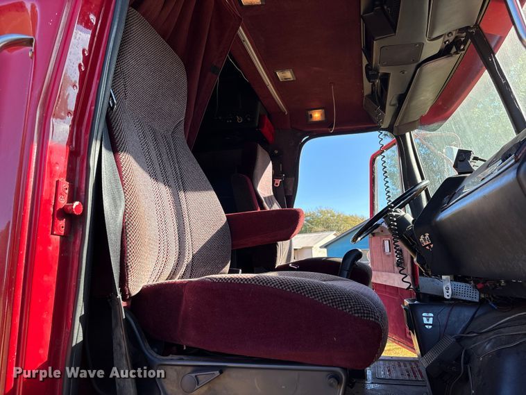 image for item EA7041 1996 Volvo tank truck