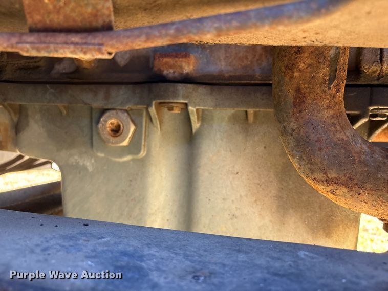 image for item EA7041 1996 Volvo tank truck