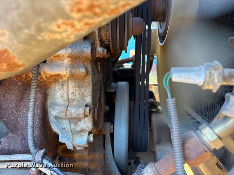 image for item EA7041 1996 Volvo tank truck