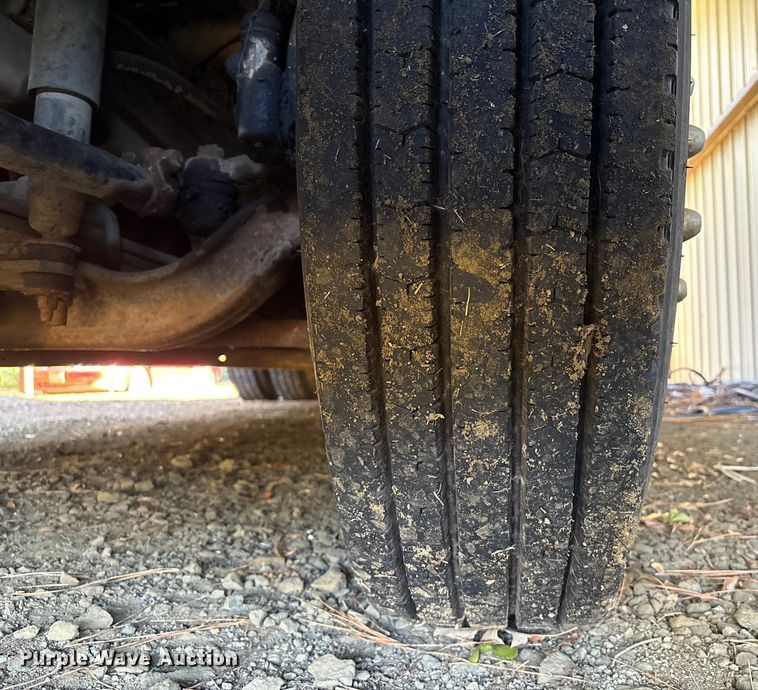 image for item EA7041 1996 Volvo tank truck