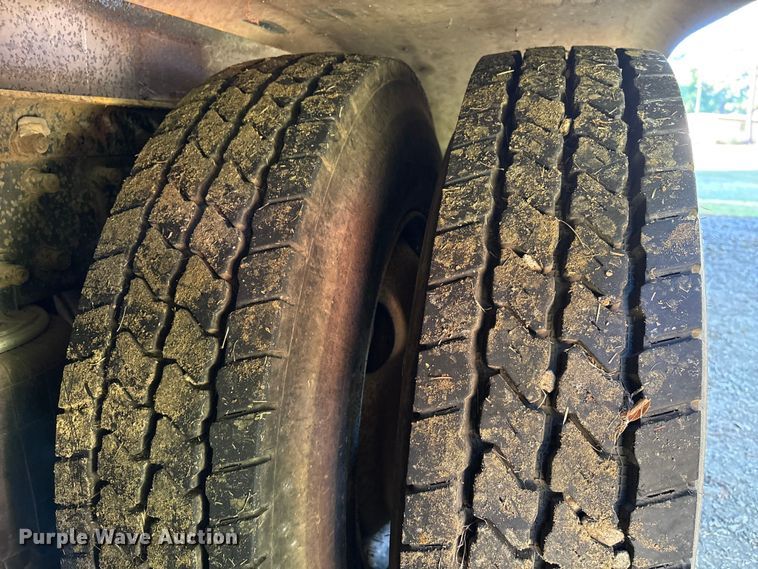 image for item EA7041 1996 Volvo tank truck