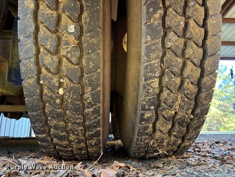 image for item EA7041 1996 Volvo tank truck