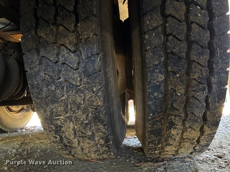 image for item EA7041 1996 Volvo tank truck