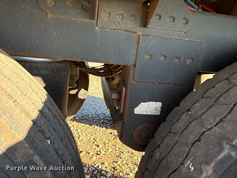 image for item EA7701 2016 Timpte Super Hopper grain trailer