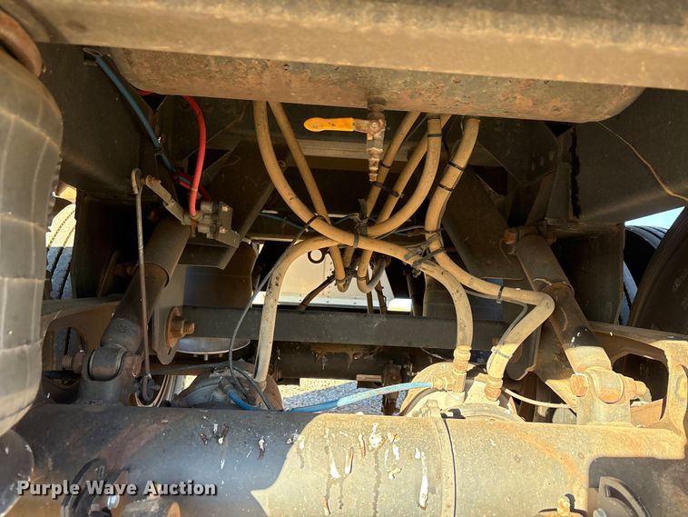 image for item EA7701 2016 Timpte Super Hopper grain trailer