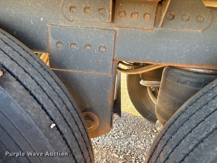 image for item EA7701 2016 Timpte Super Hopper grain trailer