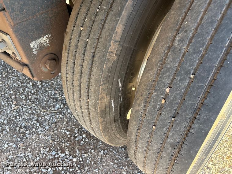 image for item EA7701 2016 Timpte Super Hopper grain trailer