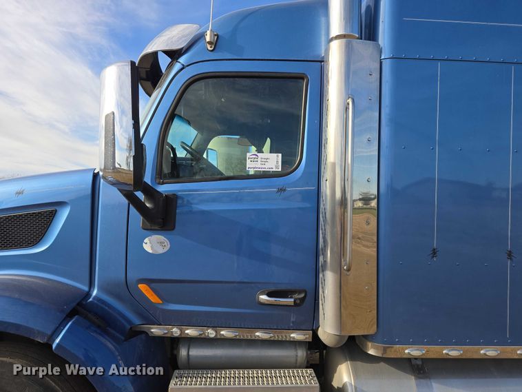 image for item EB1149 2016 Peterbilt 567 semi truck