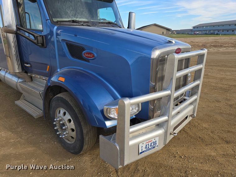 image for item EB1149 2016 Peterbilt 567 semi truck