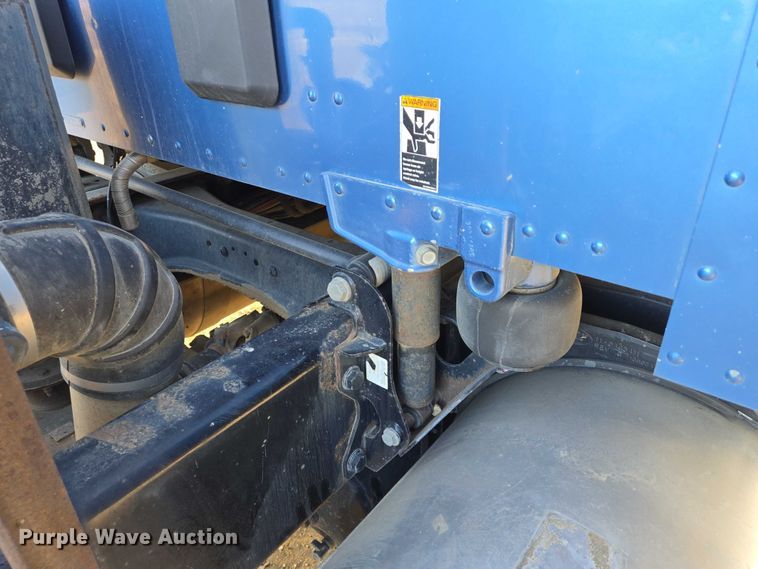 image for item EB1149 2016 Peterbilt 567 semi truck