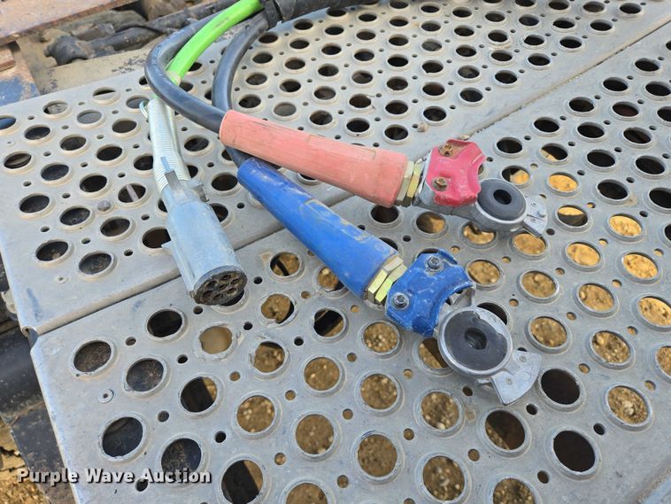 image for item EB1149 2016 Peterbilt 567 semi truck