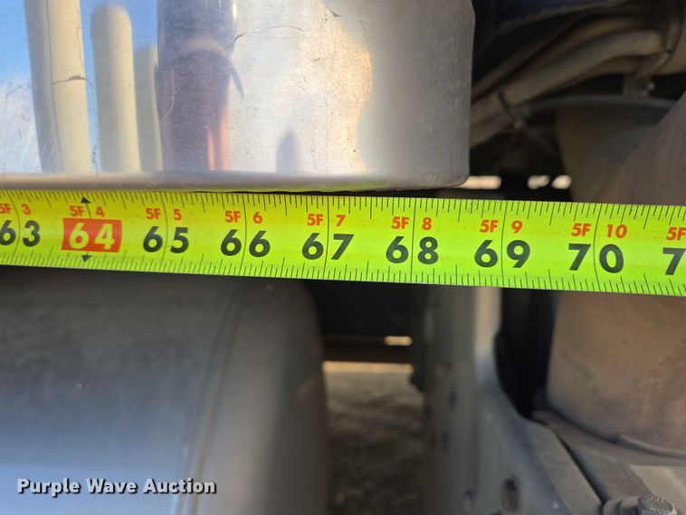 image for item EB1149 2016 Peterbilt 567 semi truck