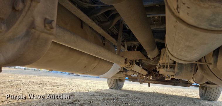 image for item EB1149 2016 Peterbilt 567 semi truck