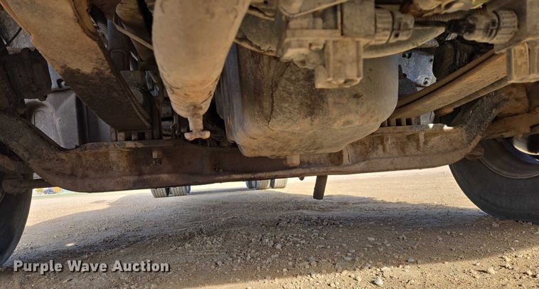 image for item EB1149 2016 Peterbilt 567 semi truck