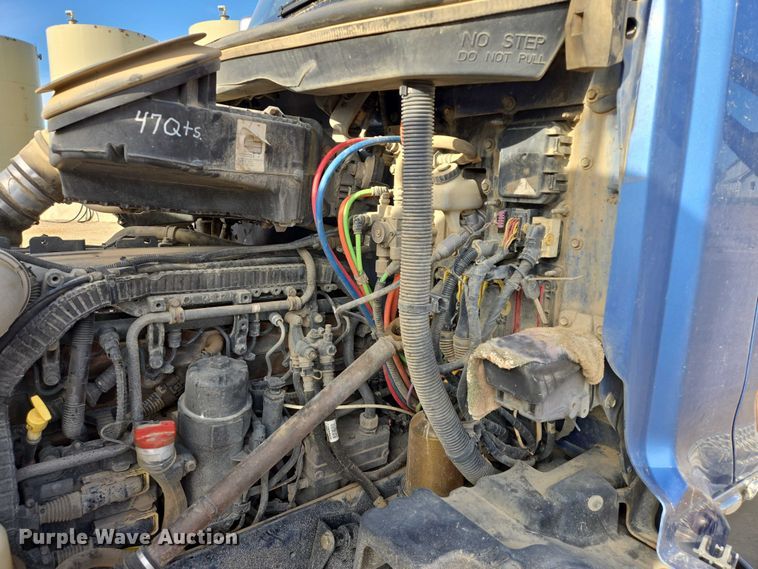 image for item EB1149 2016 Peterbilt 567 semi truck