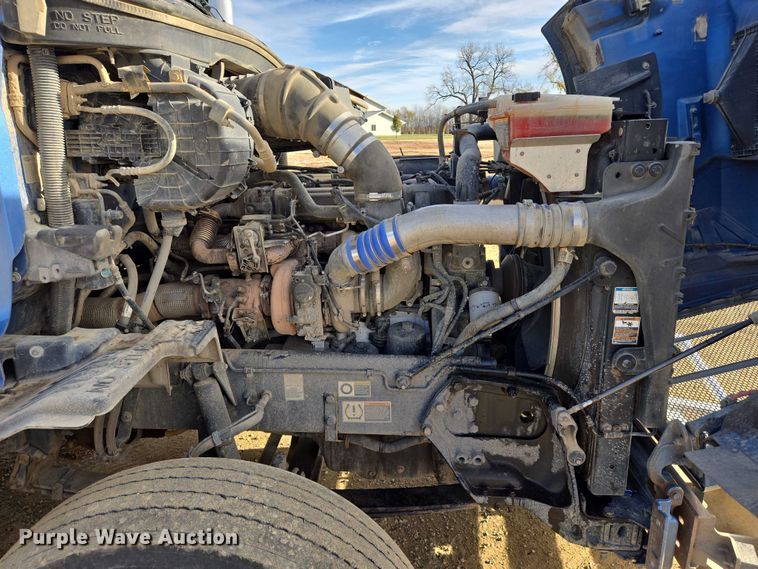 image for item EB1149 2016 Peterbilt 567 semi truck