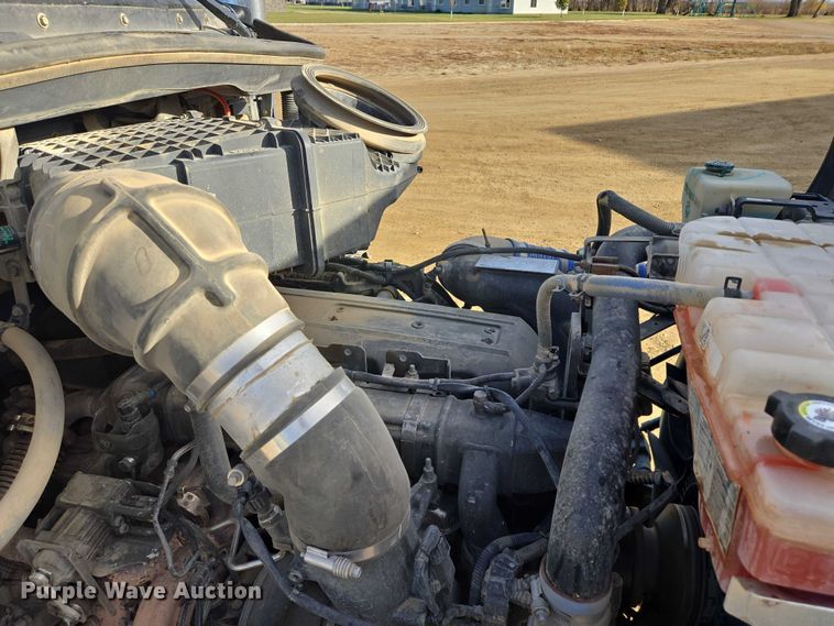 image for item EB1149 2016 Peterbilt 567 semi truck