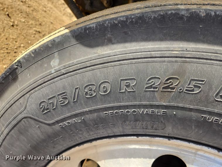 image for item EB1149 2016 Peterbilt 567 semi truck